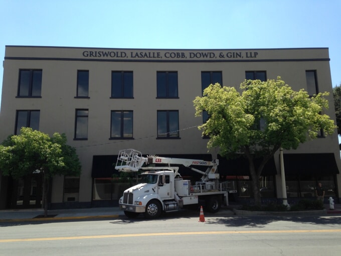 Dimensional & Routed Signs